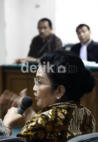 Siti menjelaskan, proyek dengan daftar isian pelaksanaan anggaran (DIPA) di bawah Rp 50 miliar tidak wajib dilaporkan ke menteri. Ramses/detikcom.