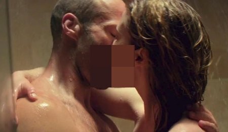 Jennifer Lopez Beradegan Panas dengan Jason Statham di Shower