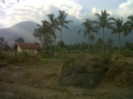 Pemkab akan Teliti Batu Menangis di Garut 