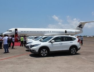 Wow, 13 Mobil Honda CR-V Bersanding dengan Pesawat di Ngurah Rai
