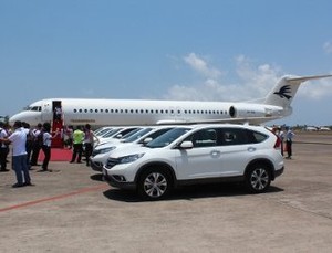 Wow, 13 Mobil Honda CR-V Bersanding dengan Pesawat di Ngurah Rai