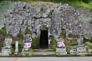 Wuih! Bisa Masuk ke Dalam Perut Gajah di Bali