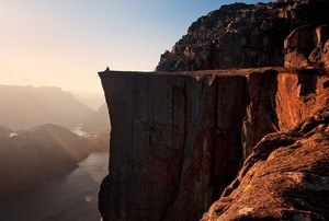 Preikestolen, Serasa Melihat Ujung Dunia dari Norwegia