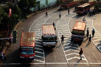 Sejumlah Metromini sedang menunggu penumpang di Terminal Blok M, Jakarta Selatan.