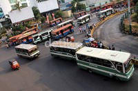 Metromini dan Kopoja menunggu penumpang di Terminal Blok M, Jakarta Selatan.