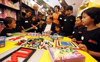Books & Beyond (B&) akan melakukan ekspansi agresif di beberapa kota besar dengan target total gerai mencapai 35 di akhir tahun 2013, dengan investasi sebesar Rp 500 juta di tiap gerai.