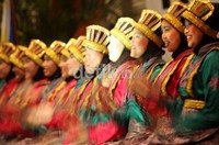 Berbagai tarian tradisional dari daerah seperti tari Saman menghibur para peserta Indonesia Open 2012.