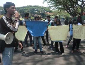 AKAR Demo Balaikota Malang