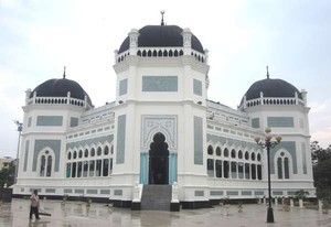 8 Destinasi di Medan dan Sekitarnya Pilihan Anda