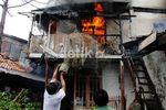 Rumah Kontrakan di Petamburan Hangus Terbakar