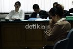 Bersaksi untuk Angie, Rosa Pakai Rompi Antipeluru