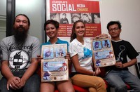 Sirkus keliling dianggap sebagai praktek yang kejam terhadap lumba-lumba.