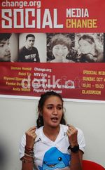 Para Artis Peduli Lumba-Lumba