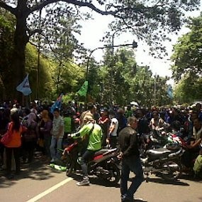 Buruh Bubar Usai Sekda dan Ketua Komisi D Turun Tangan