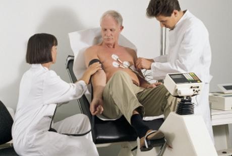 Dokter vs Perawat: Siapa yang Lebih Sehat?