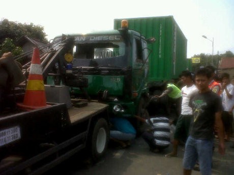 Tabrakan Beruntun Terjadi di Bogor, 1 Orang Kritis & 7 Terluka 