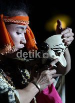 Pentas Keliling Tari Topeng Babakan Losari