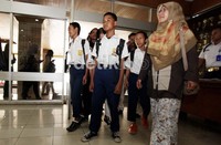 Mereka menyatakan sekolah yang dikhususkan untuk warga miskin ini tidak diakui oleh sekolah induk yakni SMPN 28 Jakarta Pusat. Akibatnya,  para siswa terancam putus sekolah.