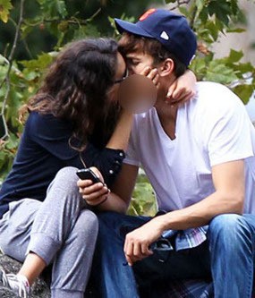 ashton kutcher demi moore kiss