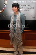 Gaya Casual Leony