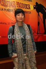 Gaya Casual Leony