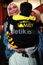 Berangkat Haji, Rosa Berat Tinggalkan Anaknya