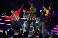 Mereka tampil atraktif untuk memperkuat album kedua. Album tersebut berisi 12 yang easy listening seperti lagu Kisah Romantis milik Glenn Fredly, Rindu Ini milik Anang Hermansyah, You Are dan single andalan mereka Patah Hati.