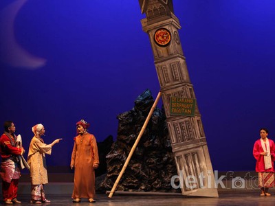 Pentas Teater Malin Kondang Bicara Korupsi