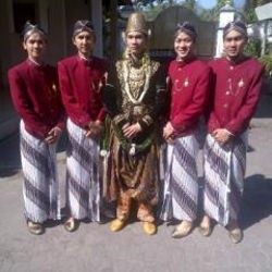 Kenapa Pernikahan Tria The Changcuters Terkesan Mendadak?