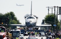 Pesawat ini sempat dipergunakan untuk bolak-balik ke luar angkasa oleh NASA dari tahun 1992 hingga 2011. Badannya yang bongsor membutuhkan waktu 2 hari untuk menarik sejauh 19 km.