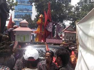  Jokowi-Ahok Dilantik, DPRD Dipenuhi Parade Massa Kotak- kotak