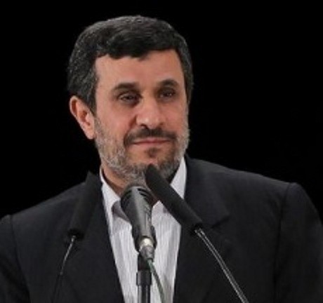 Ahmadinejad Minta Hentikan Intervensi Asing di Suriah