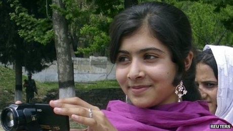 Gadis Pakistan yang Ditembak Taliban Diterbangkan ke Inggris