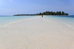 Ketika Surga Itu Adalah Pulau Dodola