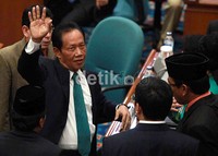 Mantan Gubernur DKI Jakarta Sutiyoso juga hadir dalam pelantikan tersebut.