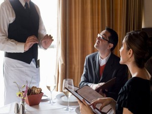 Resto Di NYC Berlakukan Harga Lebih Mahal di Jam Sibuk