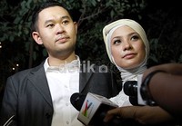 Rachel Maryam menghadiri acara tersebut bersama suaminya.