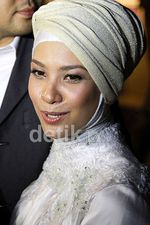Rachel Maryam Cantik Berkerudung Putih