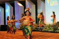 Tarian tradisional asal Bali turut memeriahkan pembukan Conference on Electric Power Supply Industry (CEPSI). Humas PLN/Agus Trimukti.