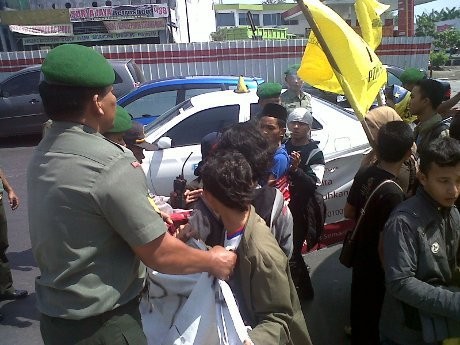 Demo Wapres, 27 Mahasiswa IAIN Semarang Diangkut ke Truk Polisi