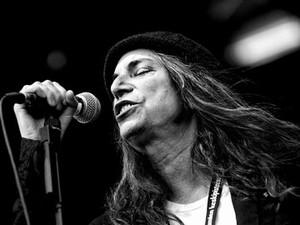 Patti Smith Ingin Kristen Stewart dan Robert Pattinson Bermain di Film Biografinya