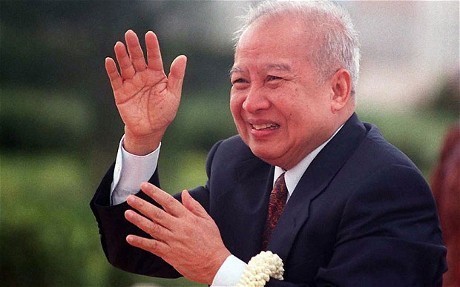 Berpita Hitam, Rakyat Kamboja Berduka Atas Wafatnya Norodom Sihanouk