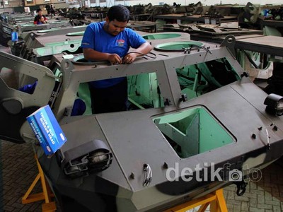 Mengintip Perakitan Panser Anoa