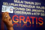Warga Palmerah Terima e-KTP