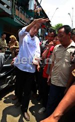 Jokowi Sapa Warga Pinggir Kali Ciliwung