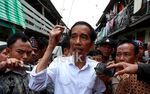 Jokowi Sapa Warga Pinggir Kali Ciliwung