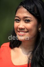 Si Manis Oline Mendeng