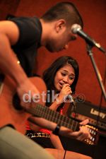 Si Manis Oline Mendeng