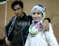 Tria mengaku tak berpikir panjang untuk buru-buru menikah ketika bertemu pertama kali dengan Dhatu.