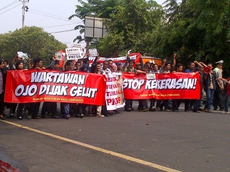 Protes Kekerasan TNI AU, Wartawan Solo Tuntut Letkol Robert Dipecat